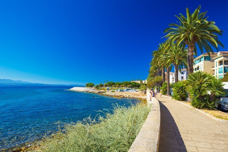 Immobilier en Corse : pourquoi avoir recours à la location de courte durée ?